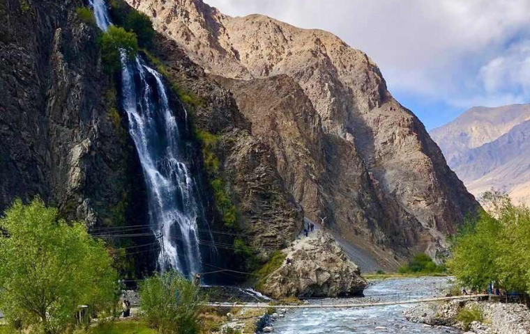 Manthokha Waterfall Resort